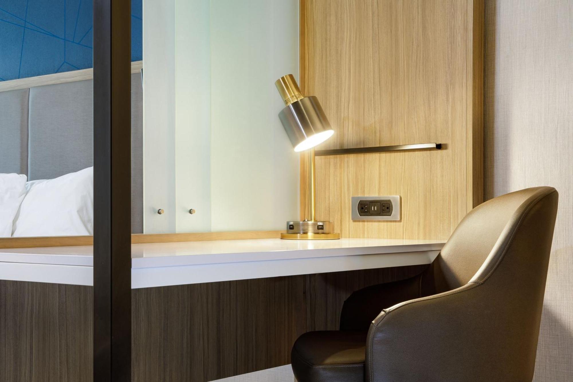 Springhill Suites By Marriott Topeka Southwest Екстер'єр фото