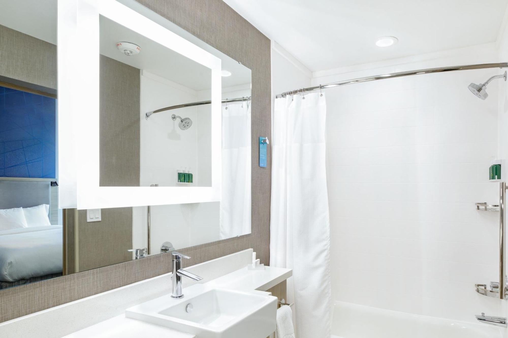 Springhill Suites By Marriott Topeka Southwest Екстер'єр фото