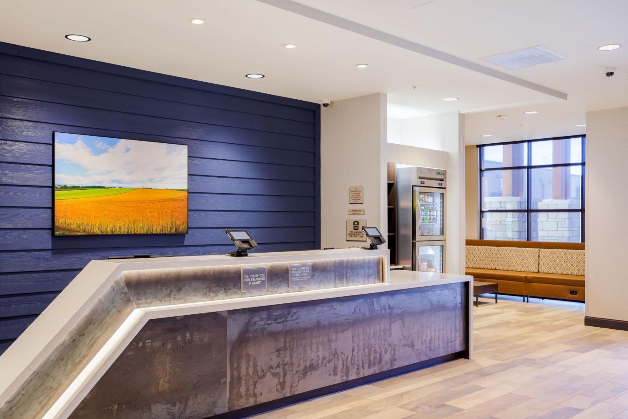 Springhill Suites By Marriott Topeka Southwest Екстер'єр фото