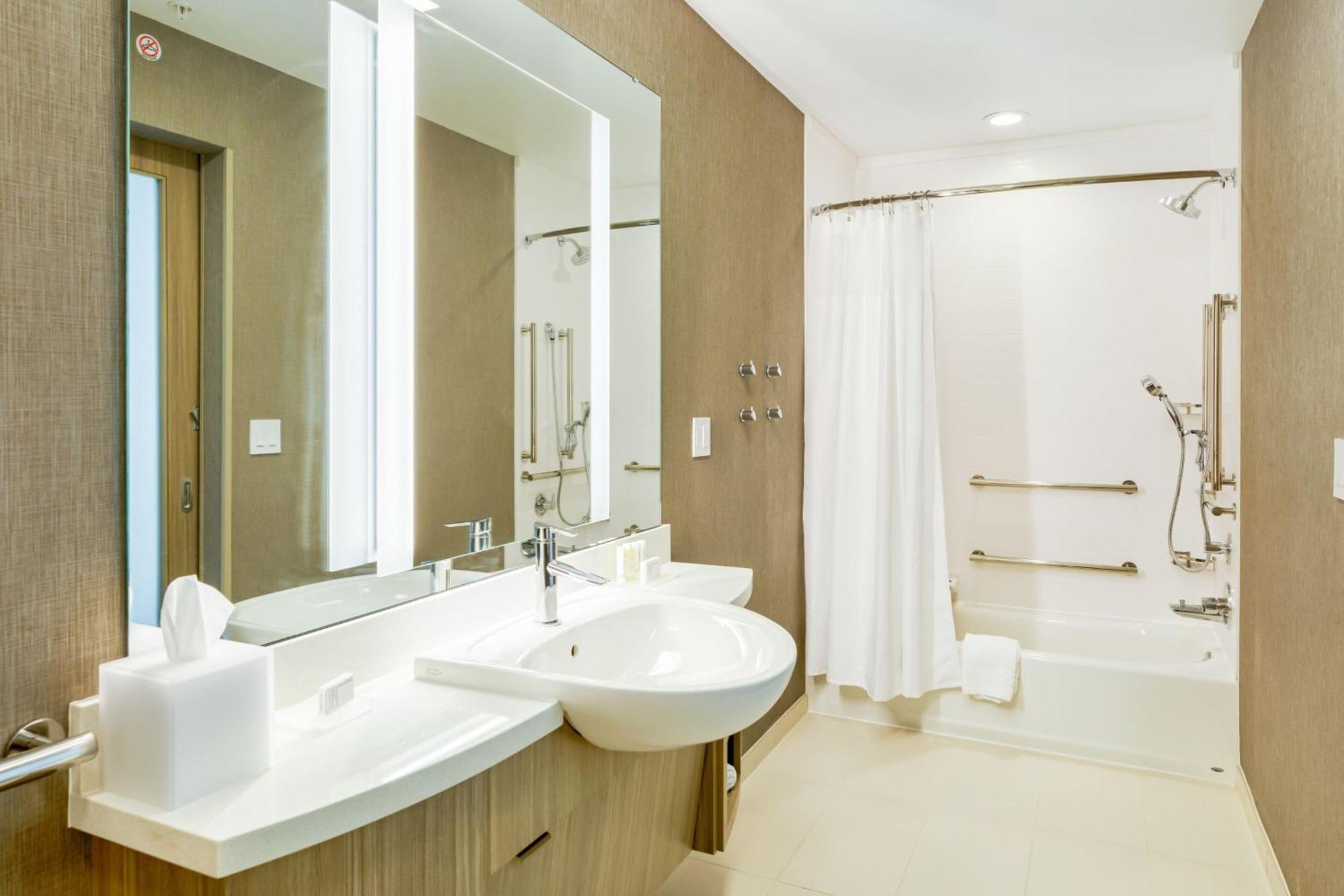 Springhill Suites By Marriott Topeka Southwest Екстер'єр фото