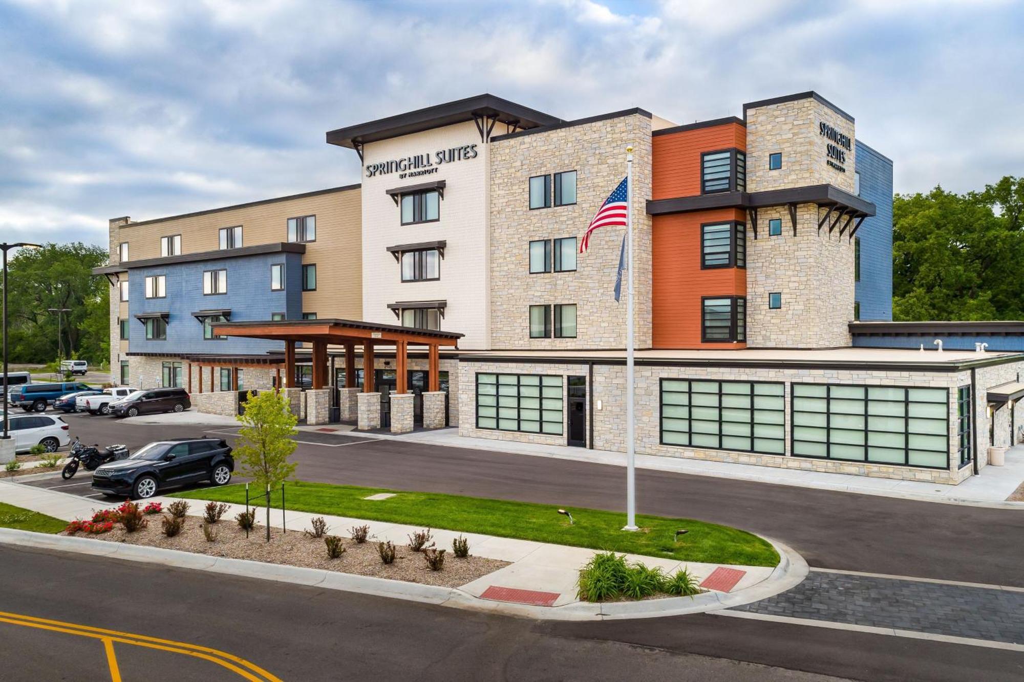 Springhill Suites By Marriott Topeka Southwest Екстер'єр фото