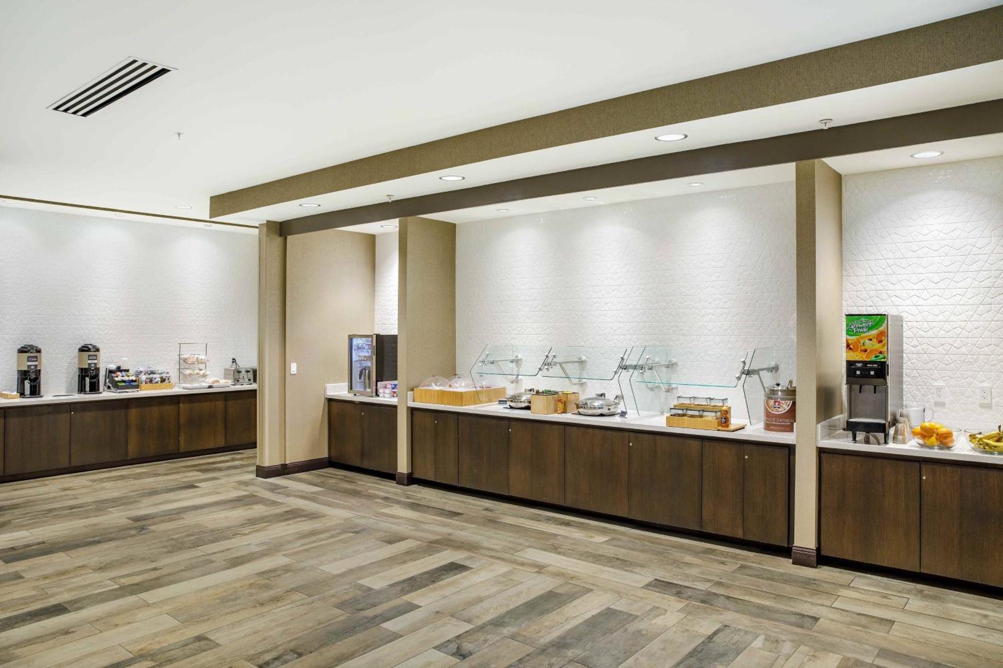 Springhill Suites By Marriott Topeka Southwest Екстер'єр фото